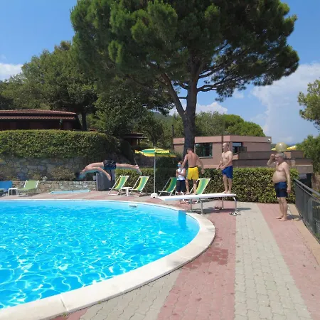 维拉基尔科伦坡酒店 Marina dʼAndora